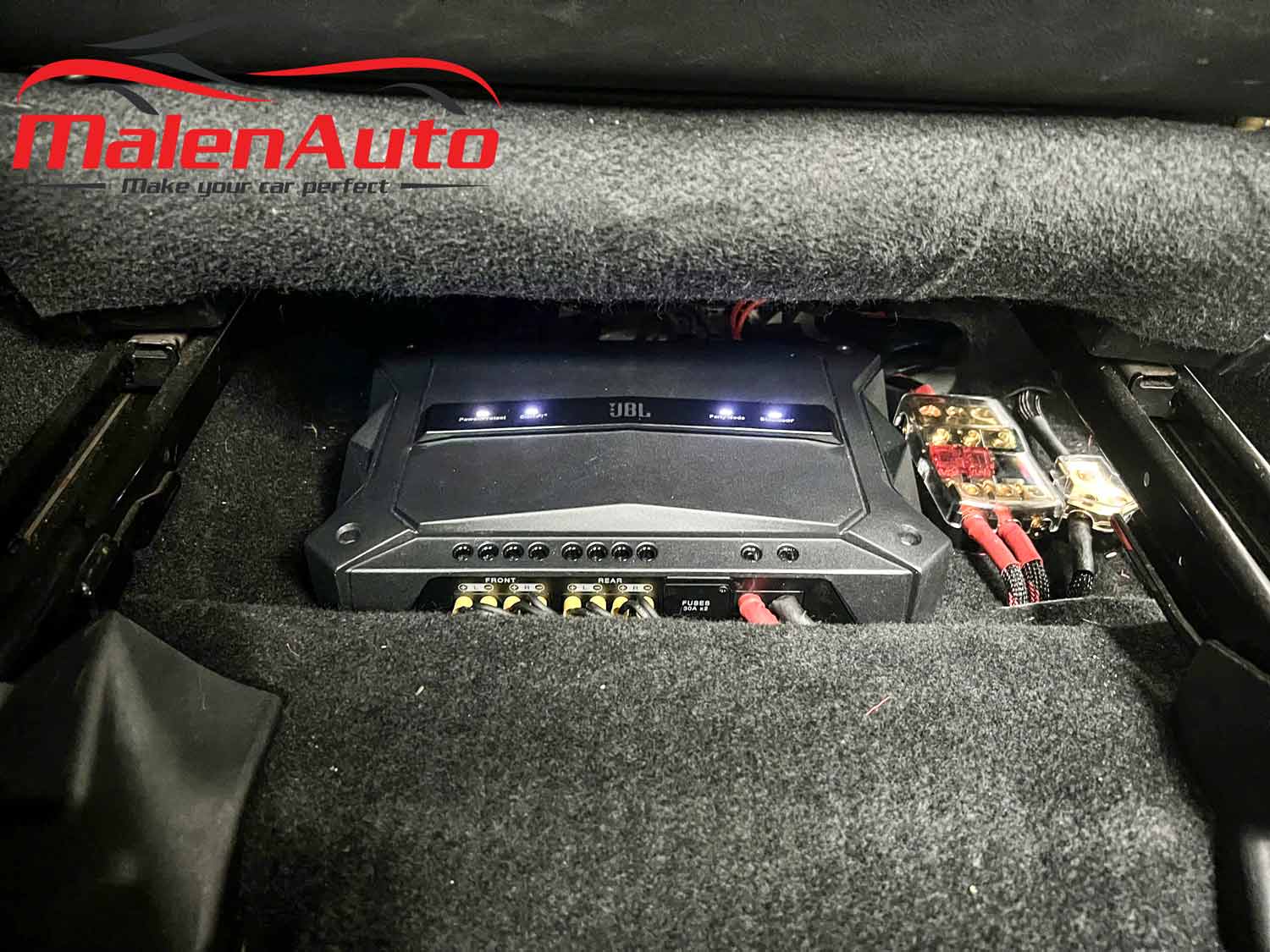 amply jbl gtr-104 chinh hang lap tren subaru